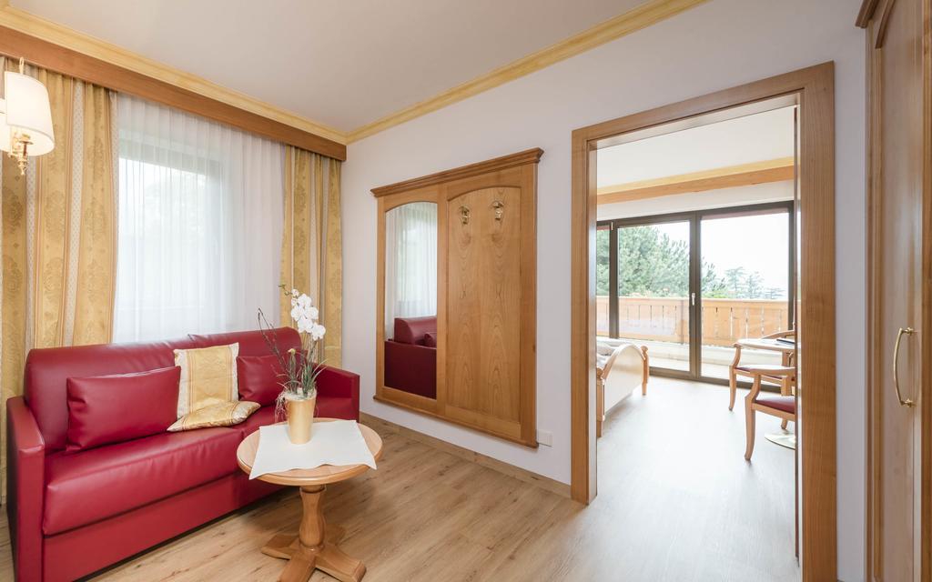 Hotel Sonnenburg Merano Oda fotoğraf